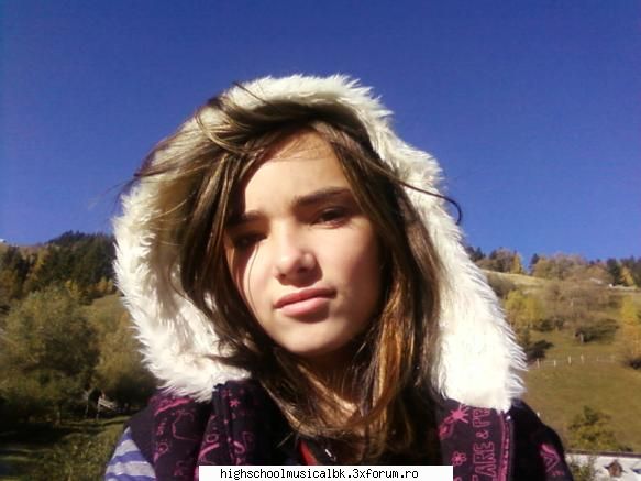 ashleylav - pai eu sunt administratoarea.am facut acest - despre noi/poze cu noi/haideti sa facem cunostinta!