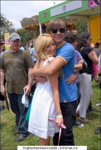 ashly tisdale il place pe zac - ashleylav - vanessa si zac