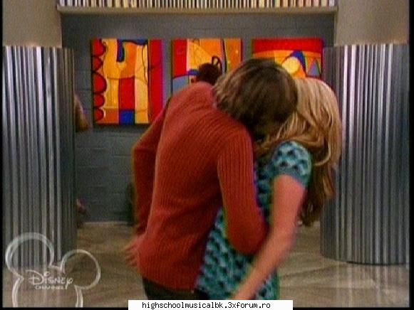 :razz: ashly tisdale il place pe zac
