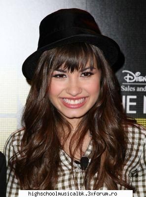 :zzz: poze cu demi lovato