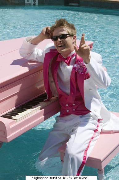 poze cu lucas - ashleylav - lucas gabreel/ryan sharpay
