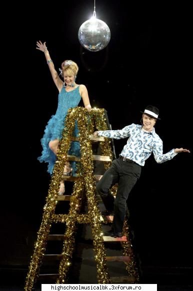 poza de sus e din hsm3 sorry :rolleyes: 

 :nebun: poze din hsm1